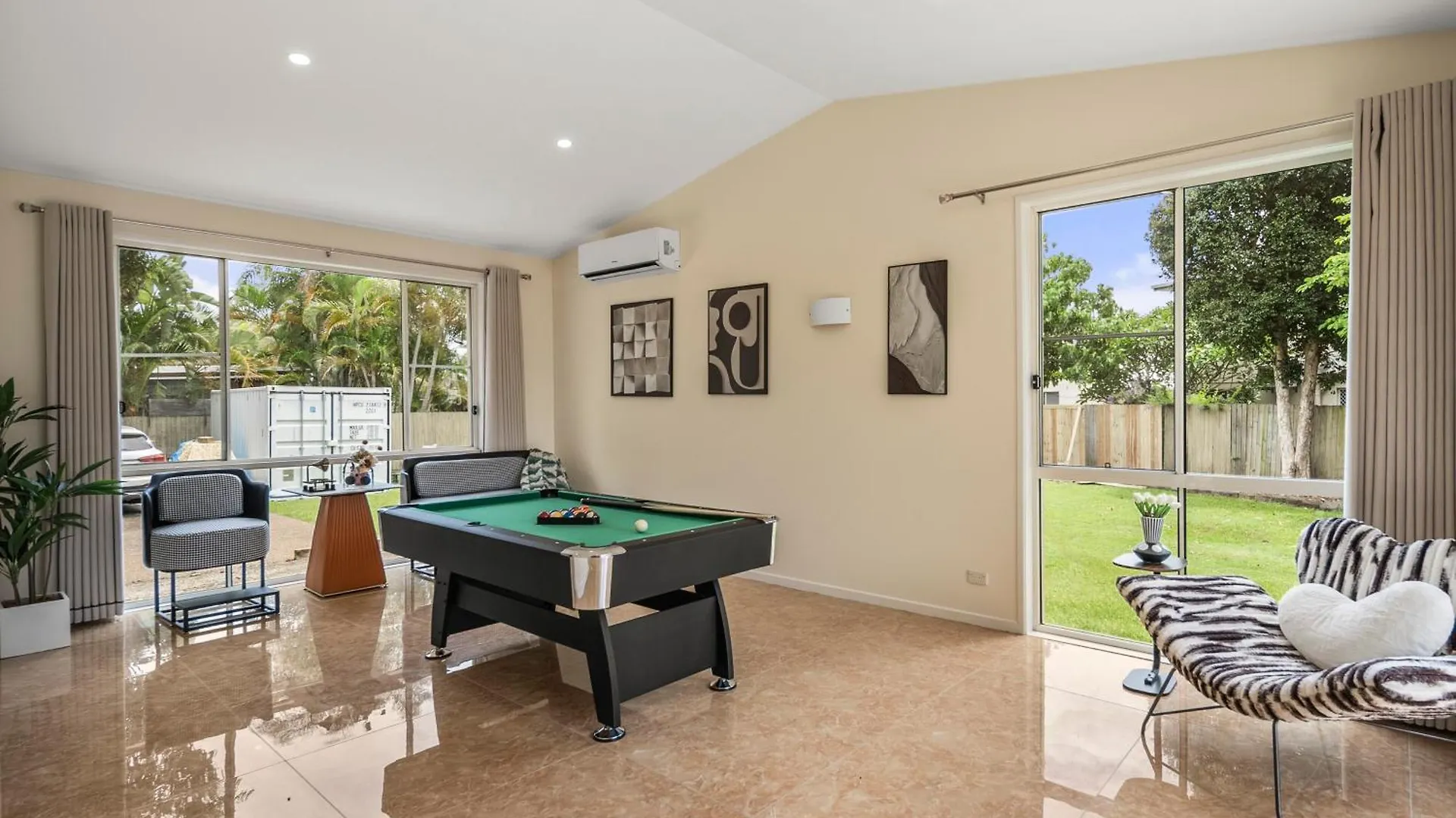 Spacious Waterfront Retreat In Broadbeach Waters Gold Coast Australia