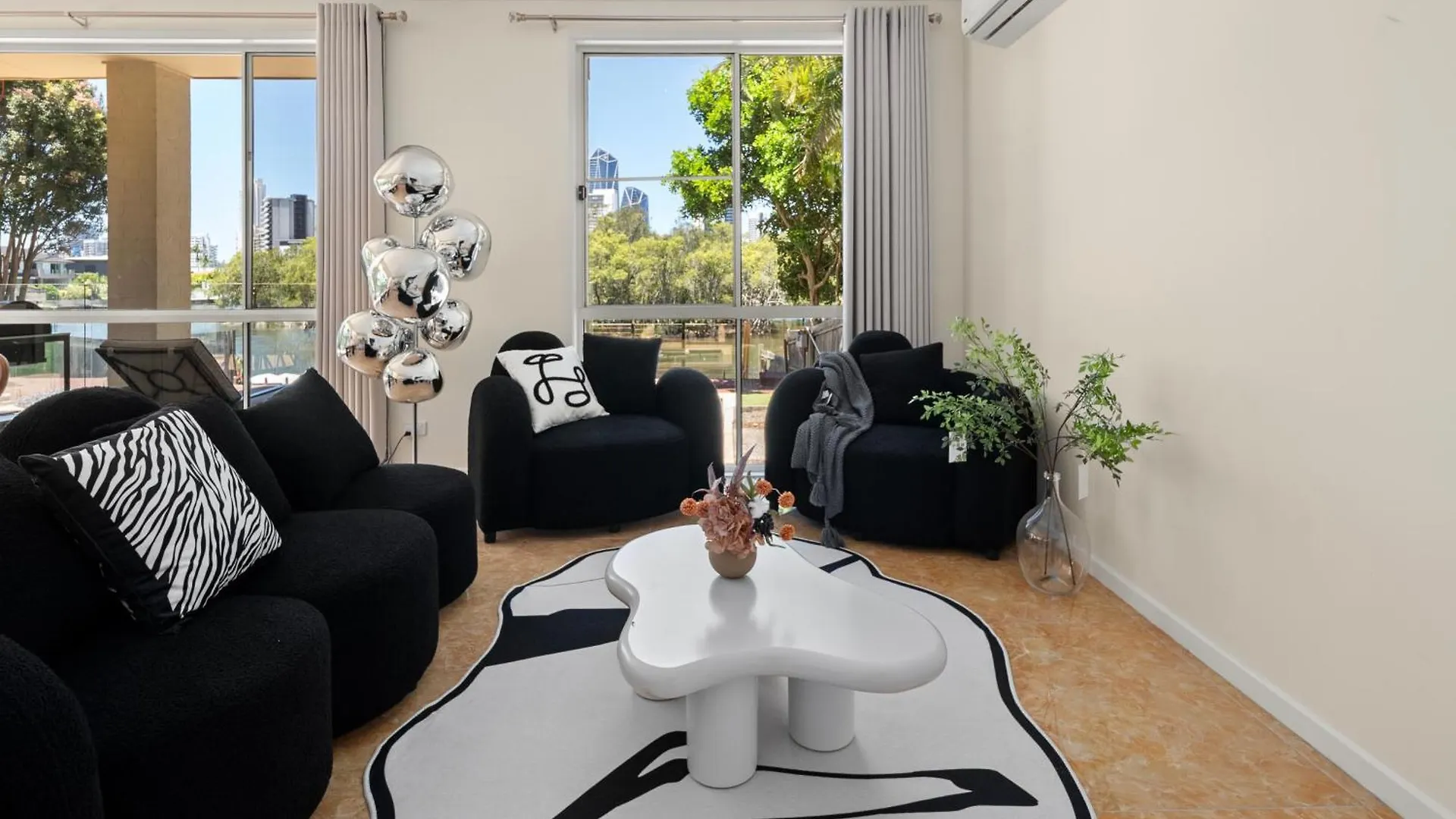 Spacious Waterfront Retreat In Broadbeach Waters Gold Coast 0*,  Australia